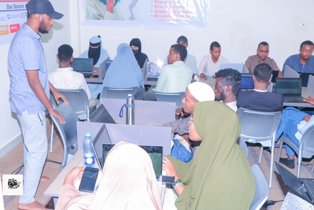 Digital Skills Training (Elwork)